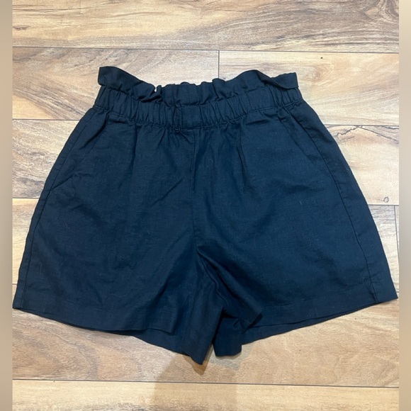 Express Pants - Express Linen Blend Shorts w/Ruffle Elastic Waistband, Pockets, Black Size SMALL